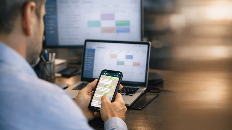 Imagem de destaque do artigo: IA no WhatsApp para pré-vendas em serviços B2B: como estruturar, operar e ganhar previsibilidade