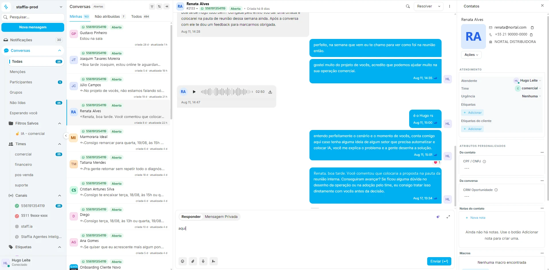 Tela do Staffia Chat: caixa de entrada unificada com conversas de vários canais e painel do contato