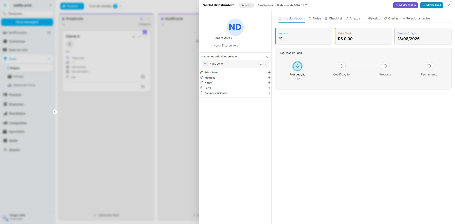 Ficha do negócio no kanban do Staffia Chat com progresso do funil, notas e checklist